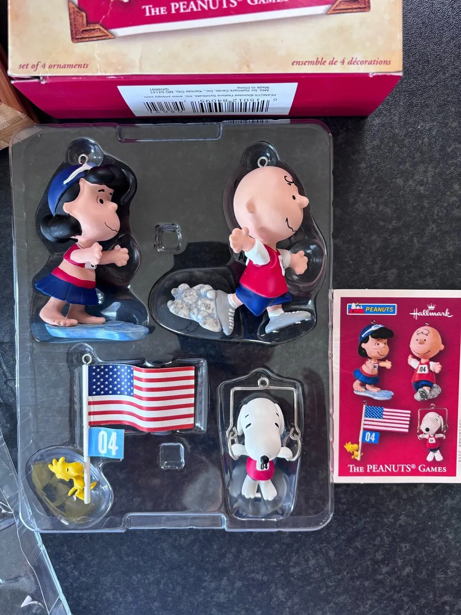 The Peanuts Gang at 2004 Olympics ornament - Image 2