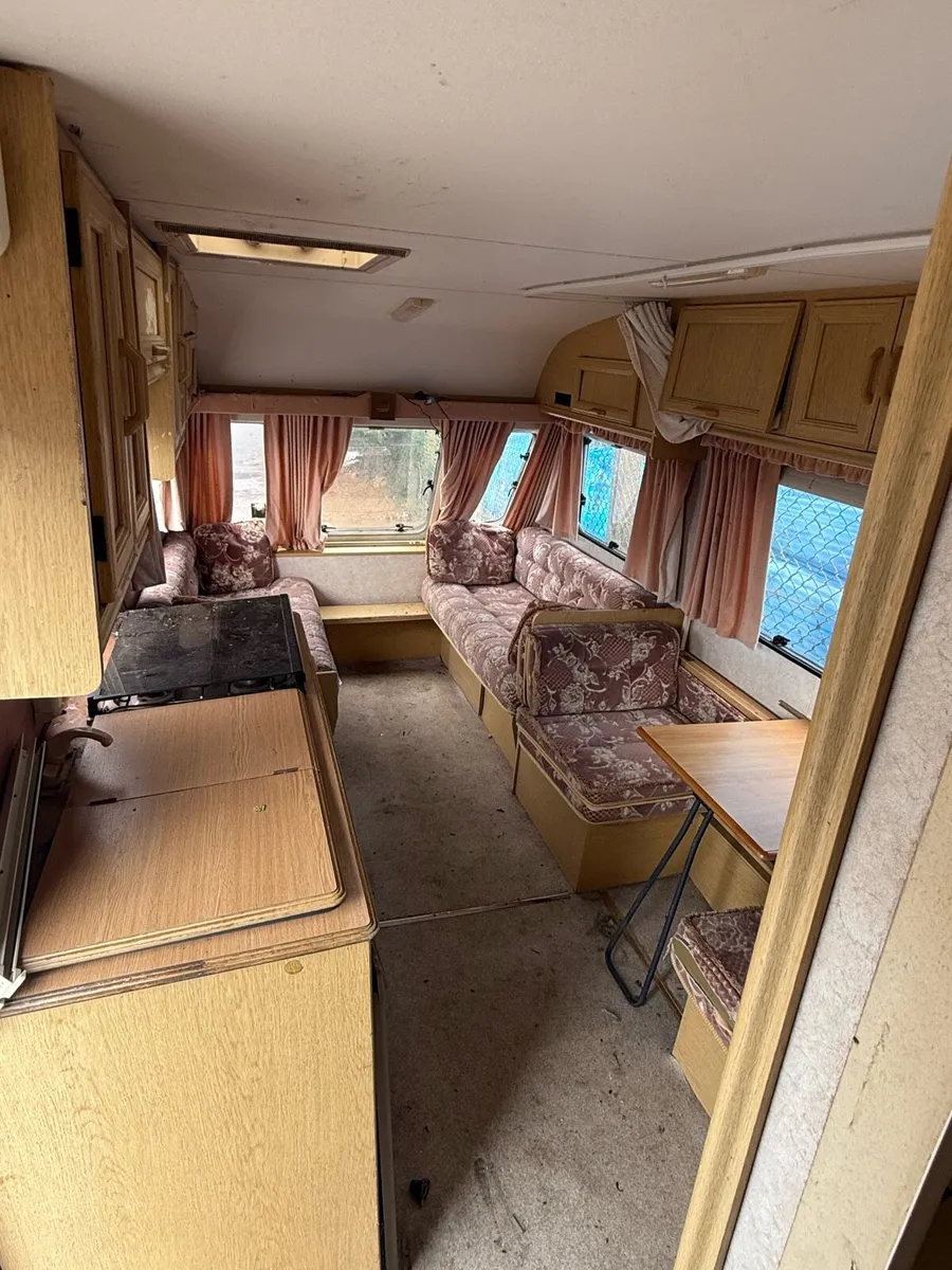 Bailey caravan 4berth (needs a little TLC  ) - Image 3
