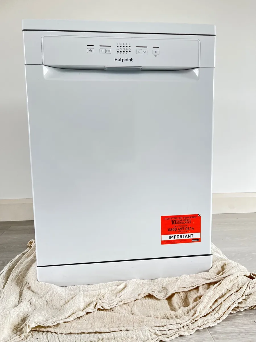 ✨ Hotpoint Dishwasher – Like New! ✨ - Image 2