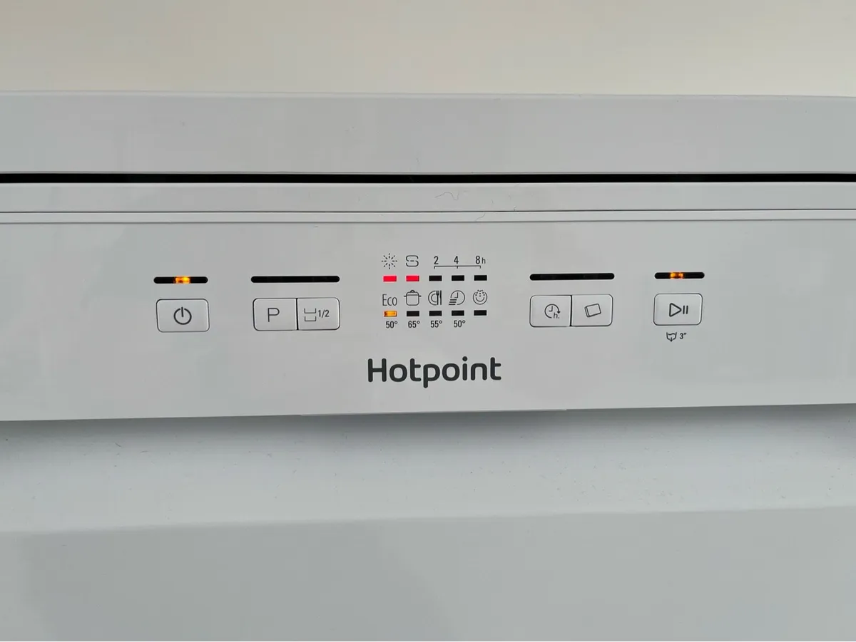 ✨ Hotpoint Dishwasher – Like New! ✨ - Image 1