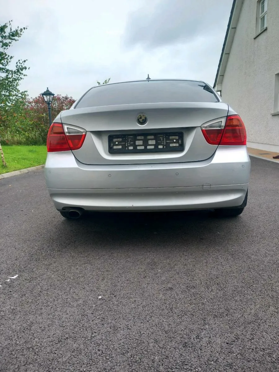 Bmw e90 316se - Image 2