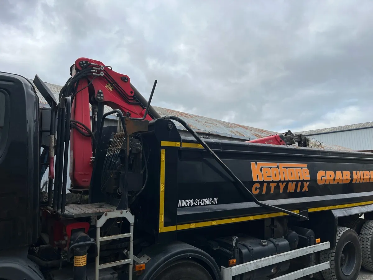 Scania 2016 Grab Truck - Image 2