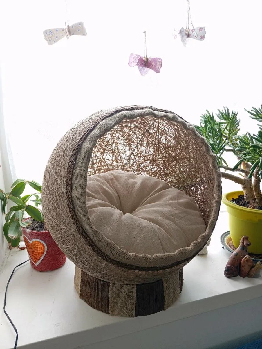 Unusual cat beds for sale - Image 3