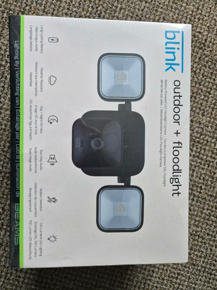 Blink Camera with floodlight - Image 1