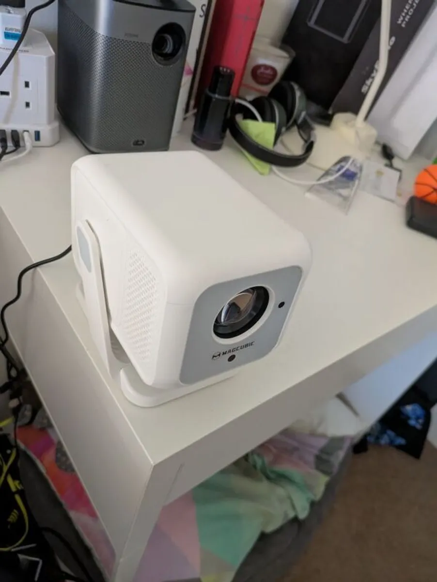 Short Throw HD Android Projector Auto Focus & Keystone - Image 2