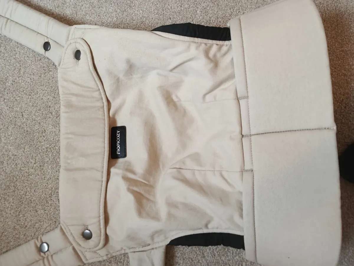 Baby carrier - Image 1