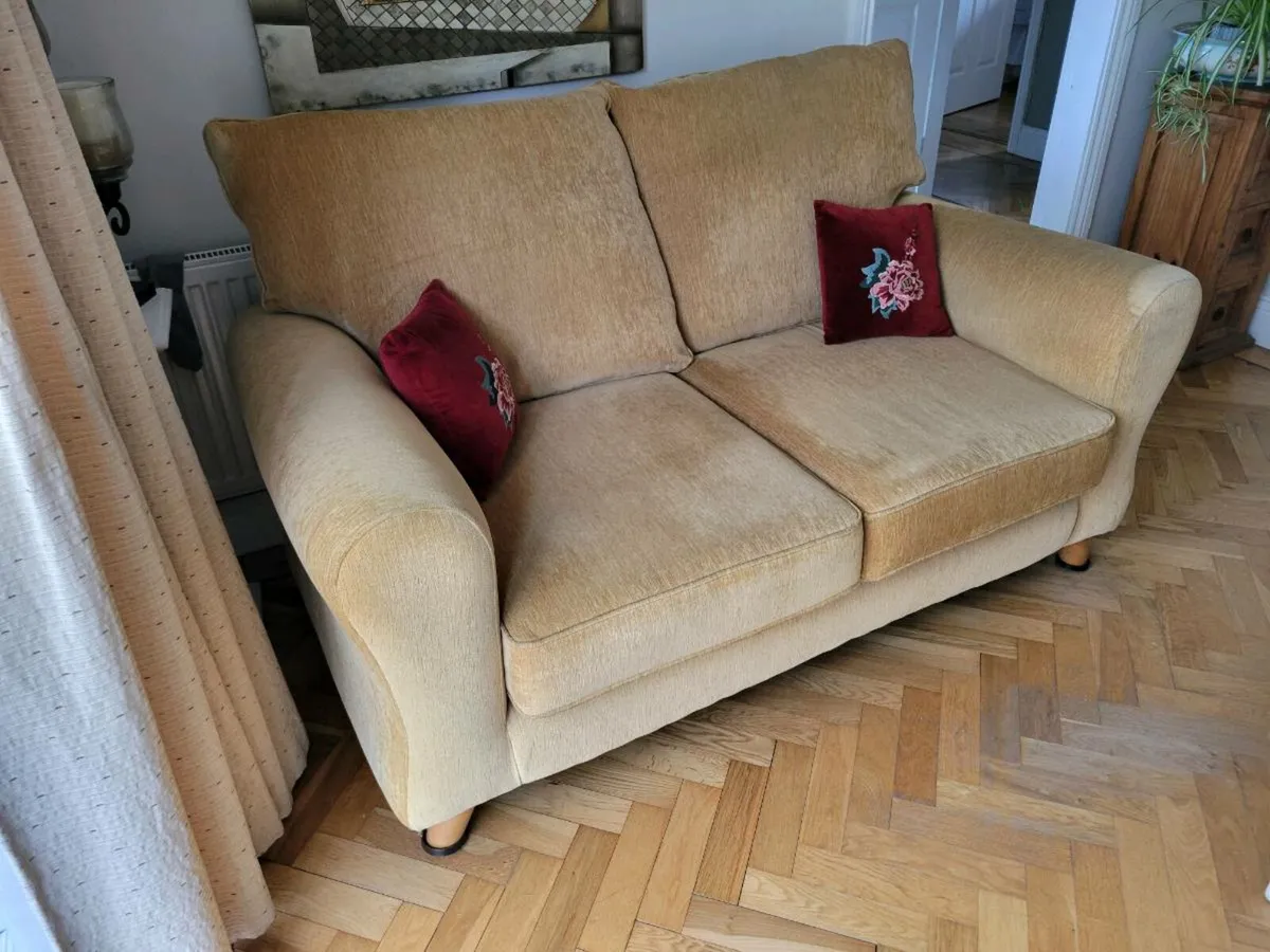 Couch - Image 2