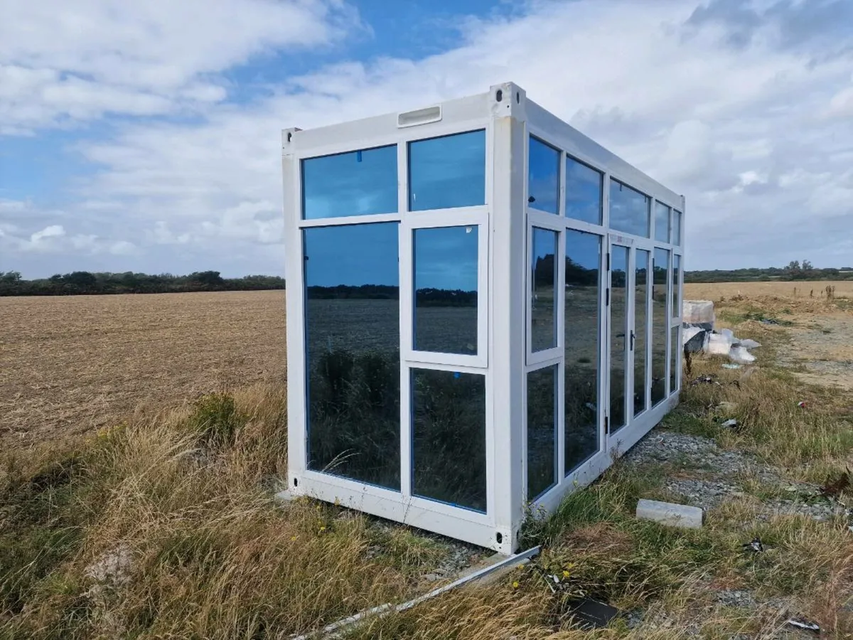 20ft Glass-Fronted Insulated Container Pod - Image 3