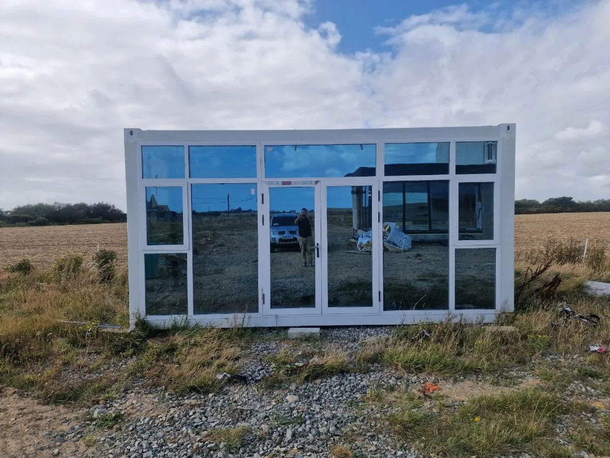 20ft Glass-Fronted Insulated Container Pod - Image 4