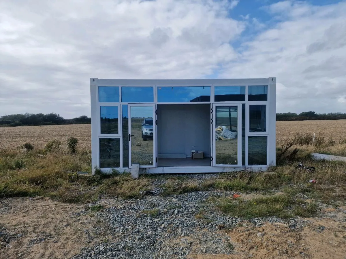 20ft Glass-Fronted Insulated Container Pod - Image 4