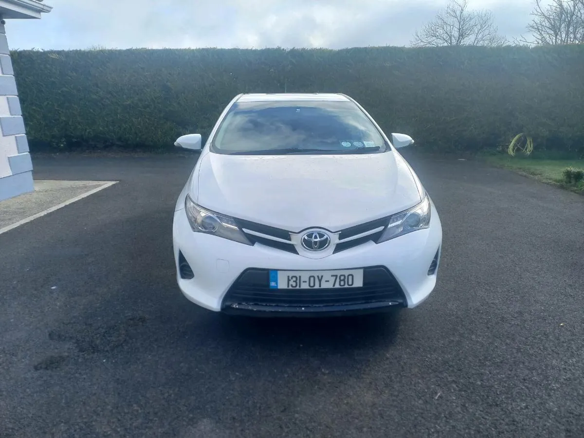 Toyota Auris van - Image 1