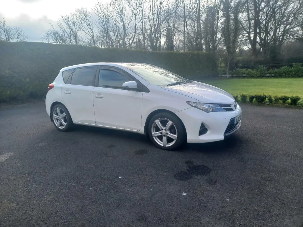 Toyota Auris van - Image 3