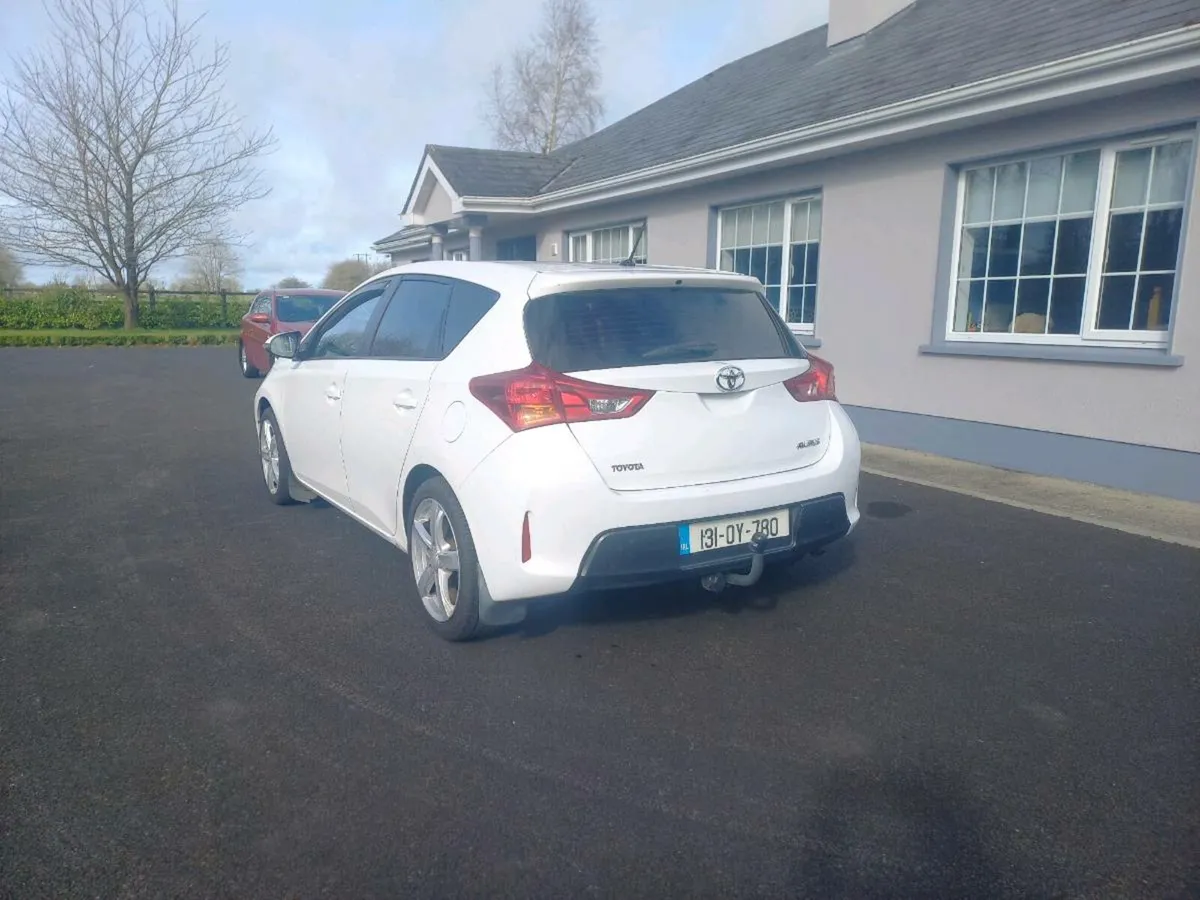 Toyota Auris van - Image 4