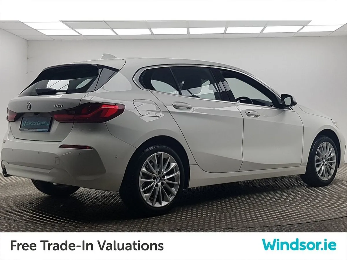 BMW 1 Series 118i Automatic SE Plus - Image 3