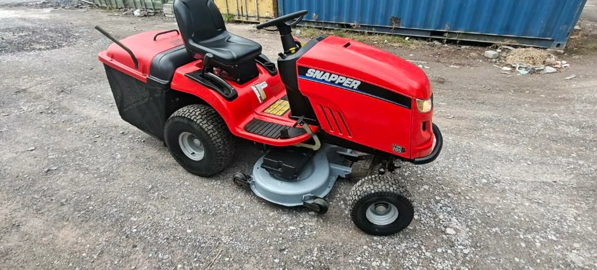 Snapper lt200 ride on mower - Image 2