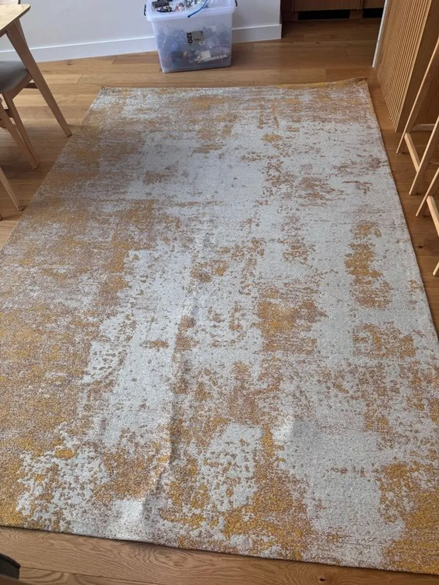 rug - Image 1