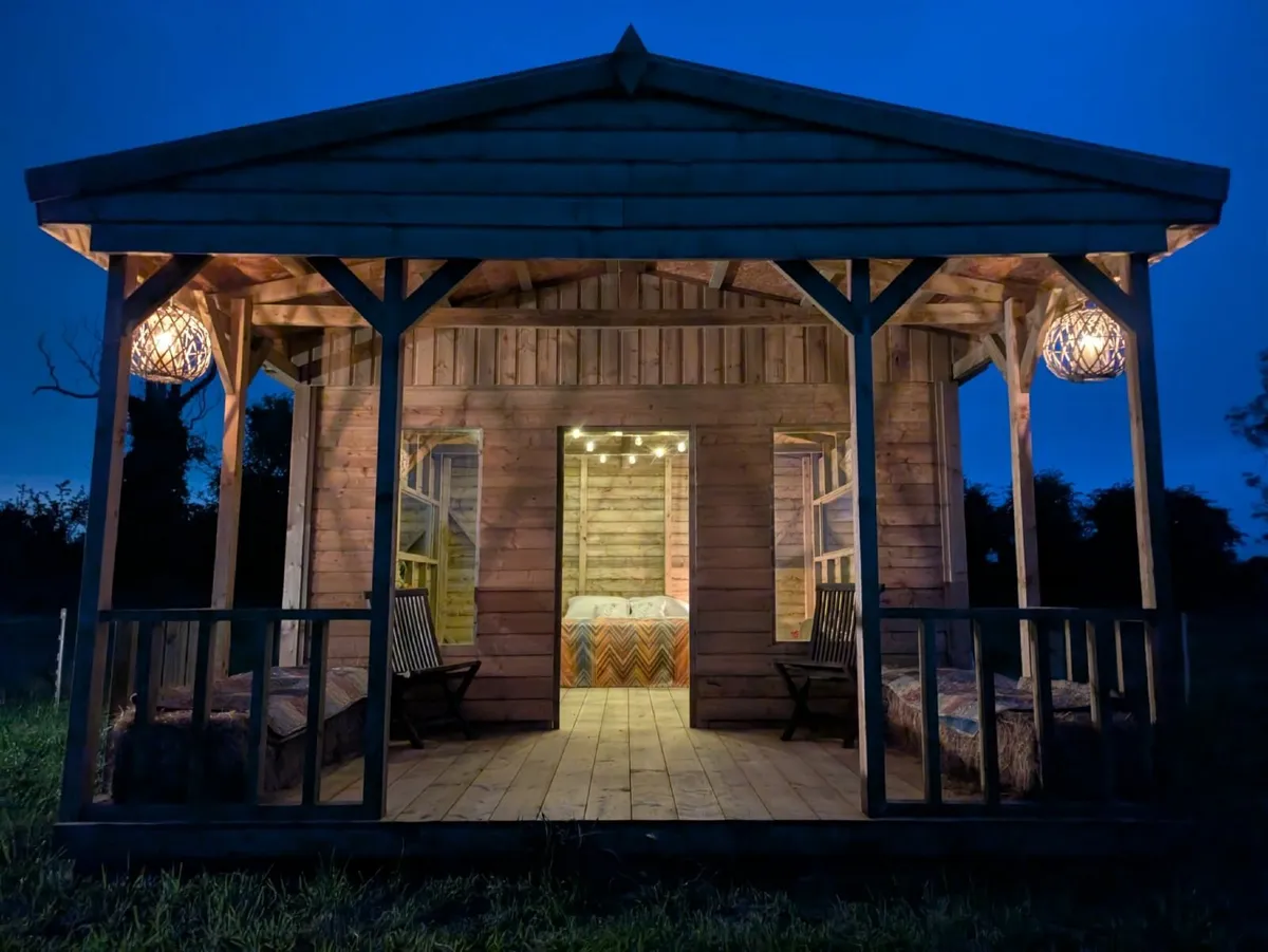 Stunning Equestrian Holiday Cabin Rental - Image 1