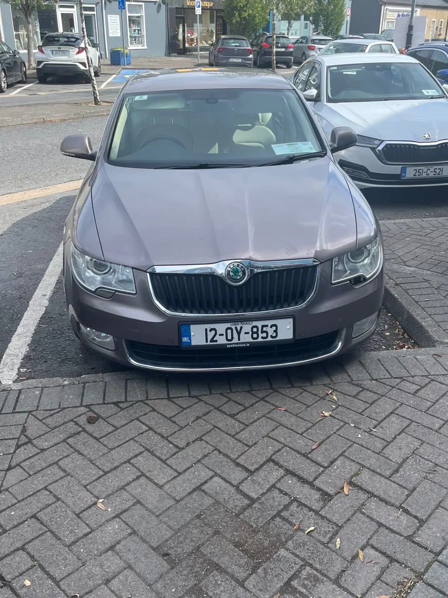 Skoda Superb 2012 - Image 1