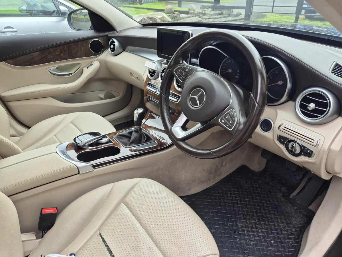 Mercedes-Benz C-Class 2015 - Image 4