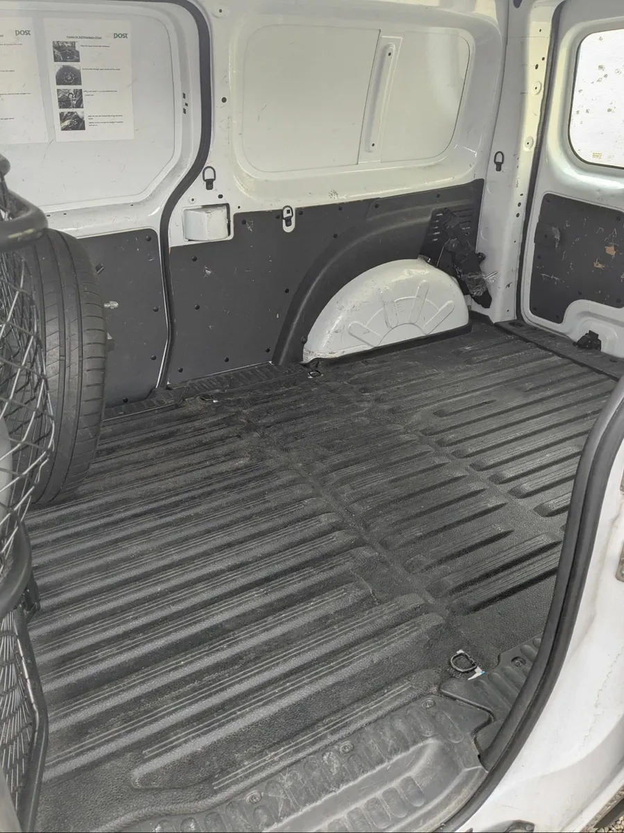 Renault Kangoo ZE Maxi - Image 4