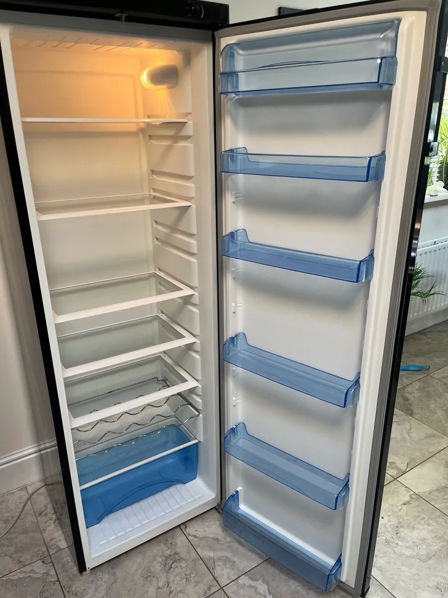 Black gloss Larder fridge - Image 2