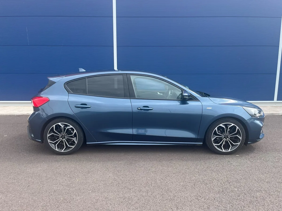 2021 Ford Focus ST-Line - Image 1