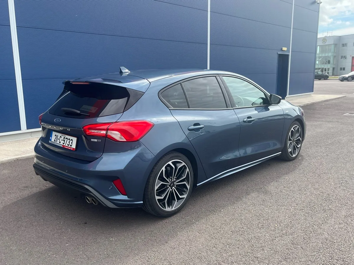 2021 Ford Focus ST-Line - Image 2