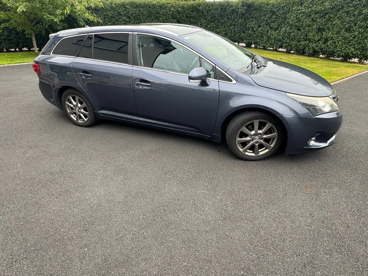 Toyota Avensis Estate - Image 1
