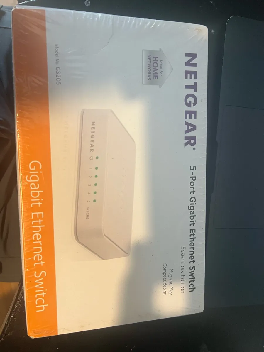Netgear GS205 Ethernet switch - Image 1