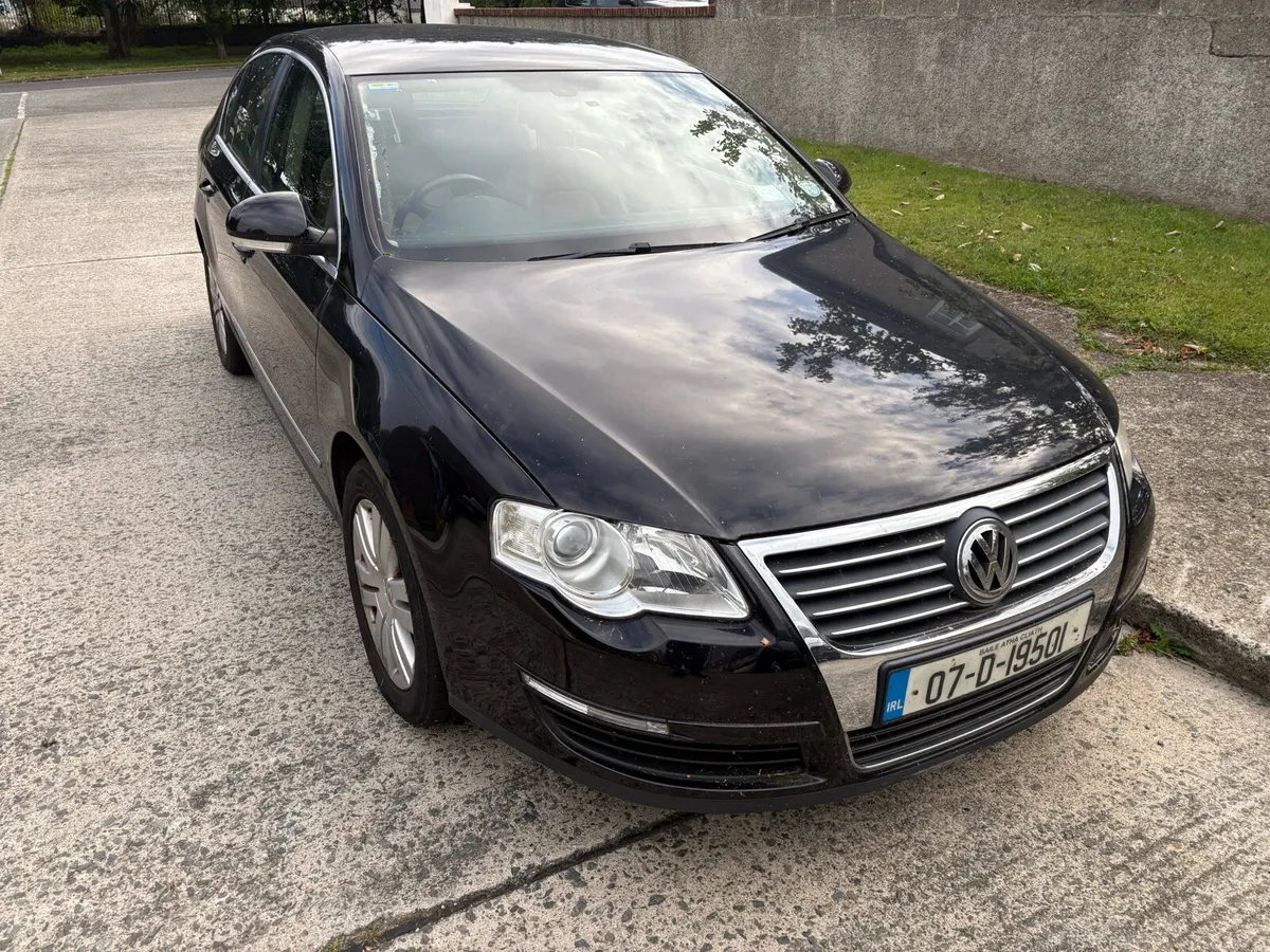 Volkswagen Passat - Image 1