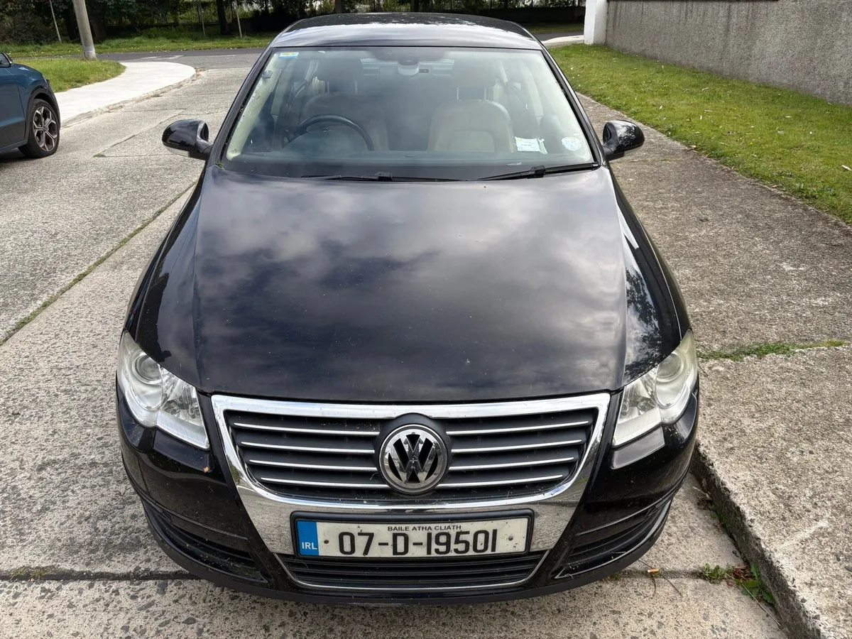 Volkswagen Passat - Image 2