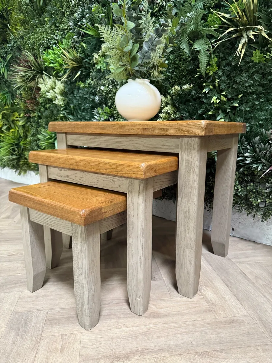 Oak nest of tables - Image 1