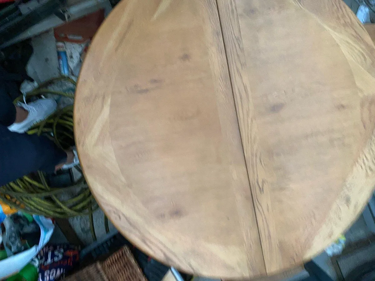 Solid oak table and 4 chairs - Image 2
