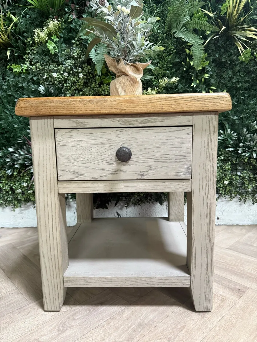 Oak lamp table - Image 2