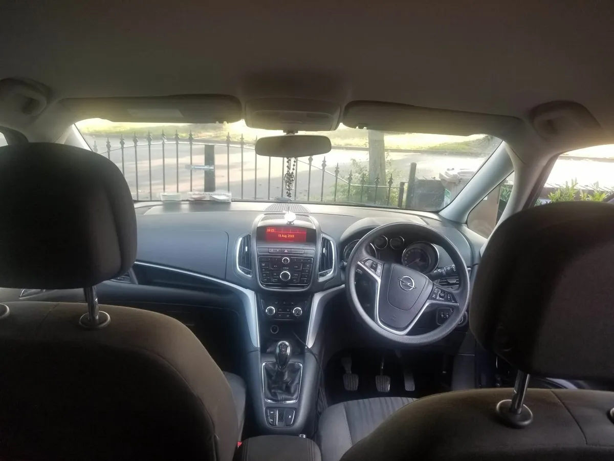 Opel Zafira - Image 1