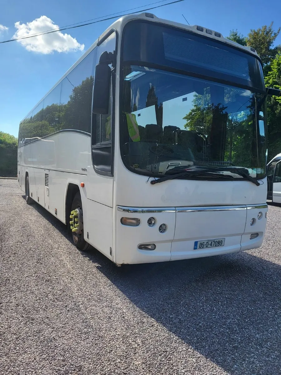 2005 Volvo B12M Plaxton Paragon Coach for Breaking - Image 1