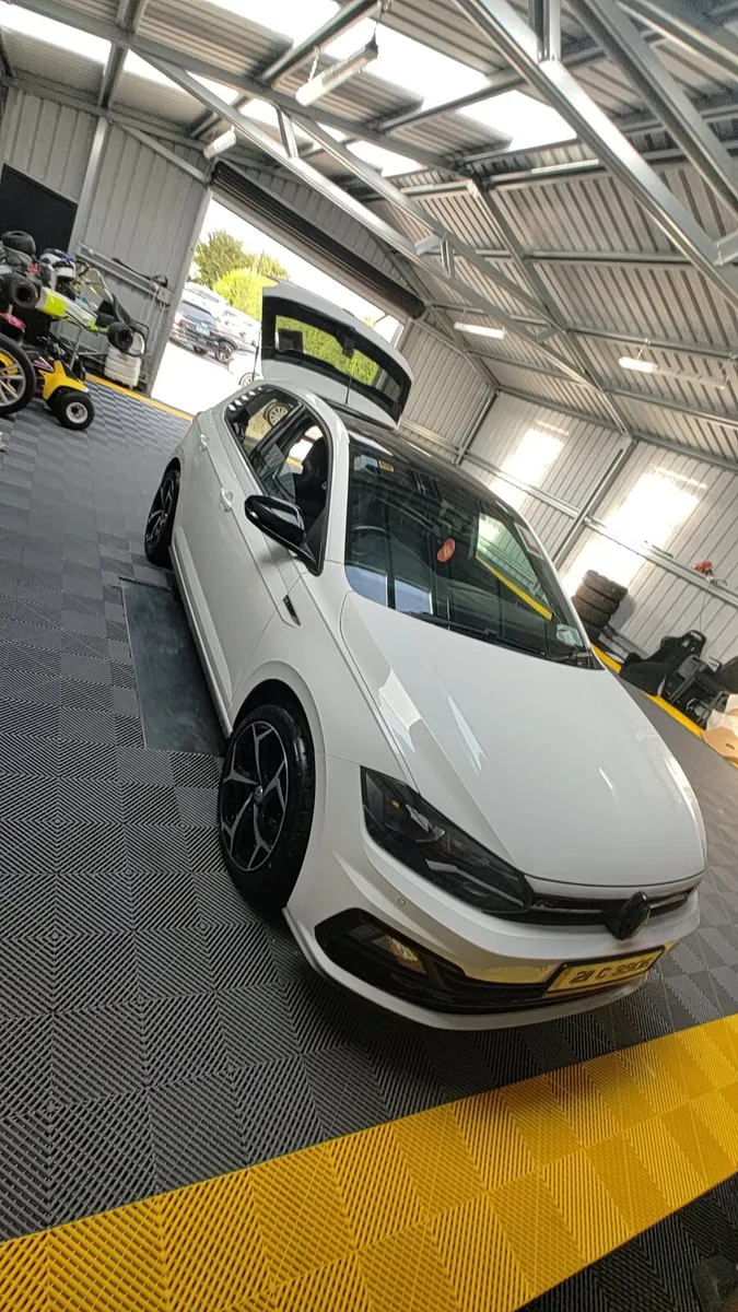 Volkswagen Polo R-Line - Image 2
