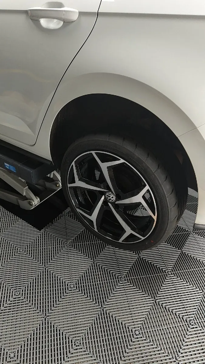 Volkswagen Polo R-Line - Image 3