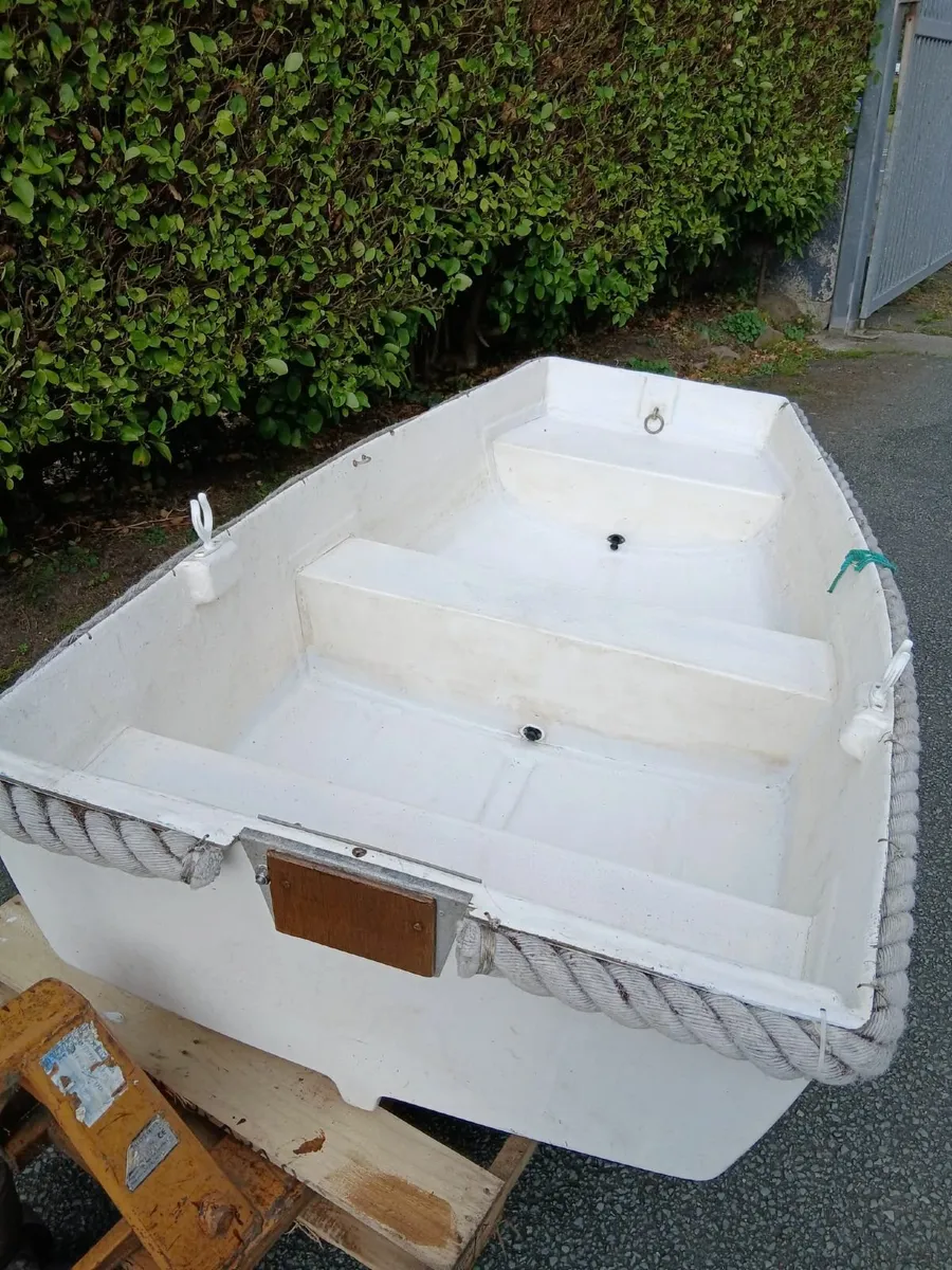 Boat Tender fiberglass - Image 1