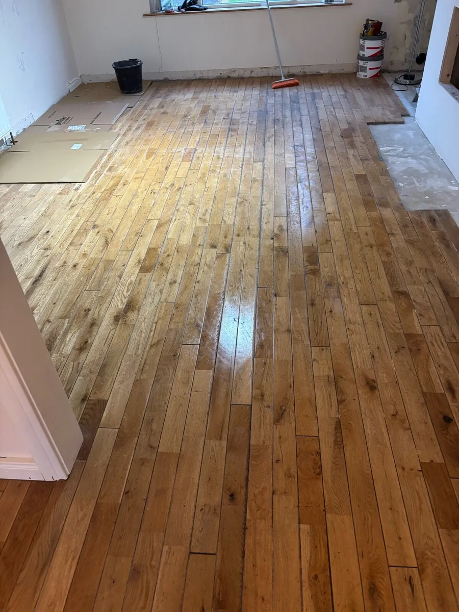 Floor - Image 1