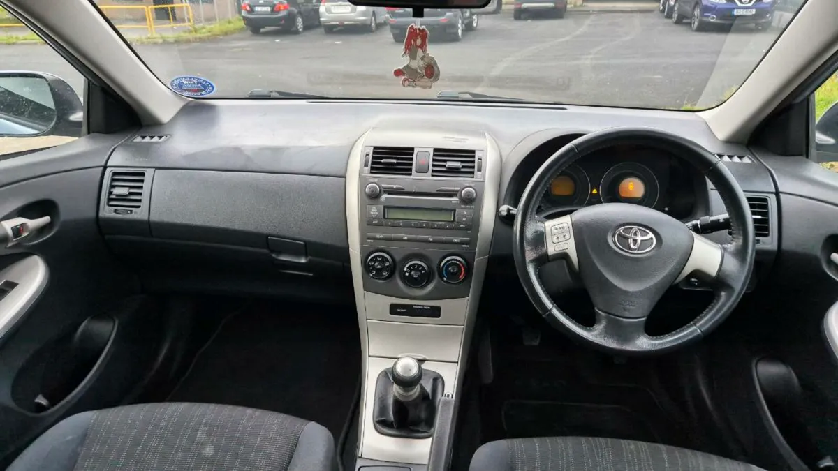 Toyota corolla 1,4 petrol - Image 4