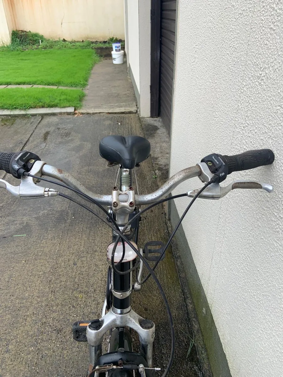 Bicycle - very comfortable and in good condition - Image 2