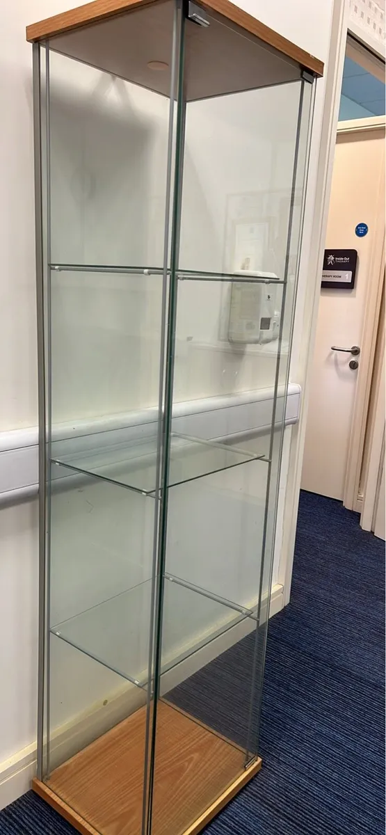 Display cabinet - Image 1