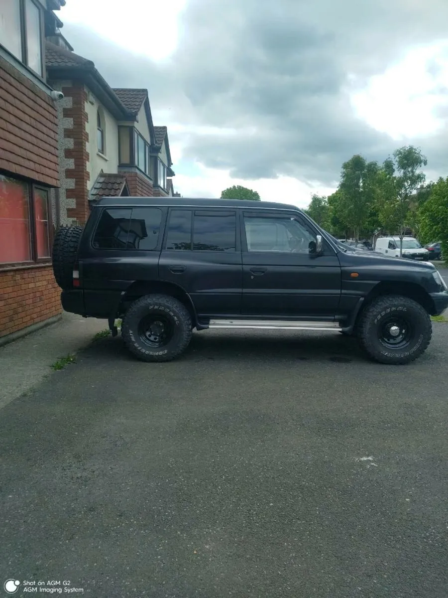 Mitsubishi Pajero - Image 2