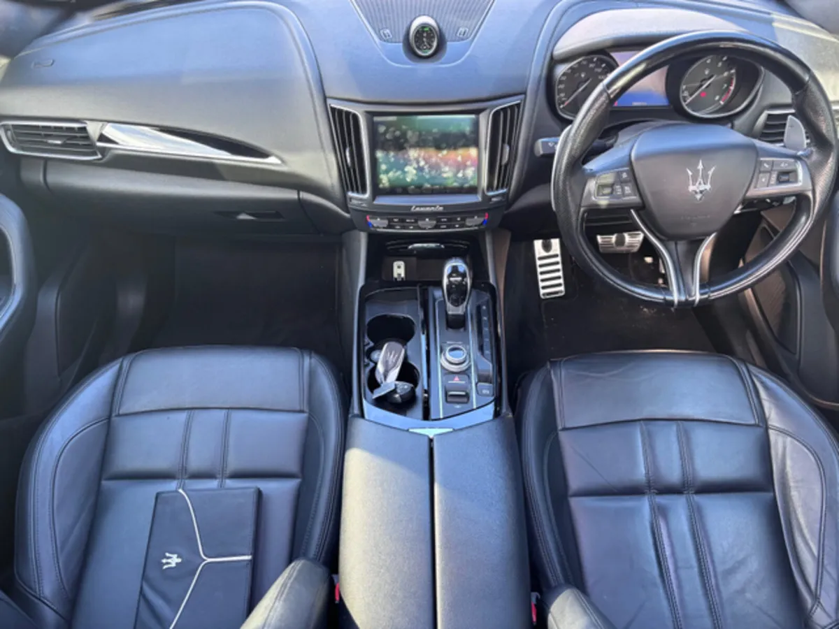 MASERATI LEVANTE 3.0 V6 S AWD AUTO // LOW KMS - Image 2