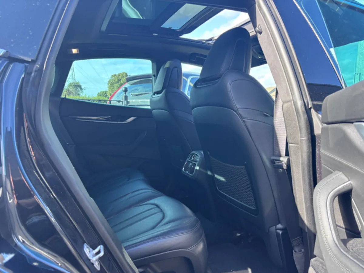 MASERATI LEVANTE 3.0 V6 S AWD AUTO // LOW KMS - Image 4