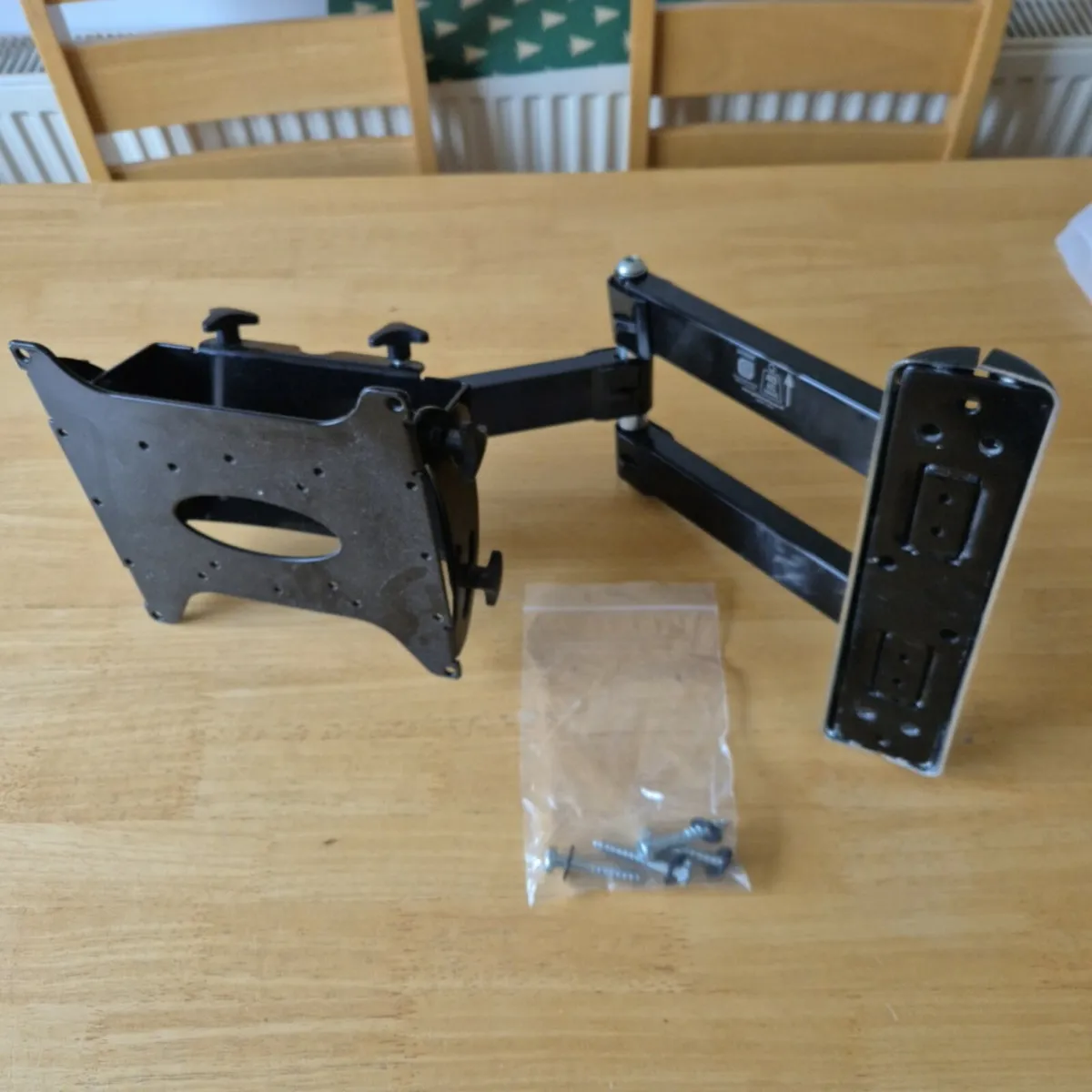 Heavy duty TV wall bracket - Image 1