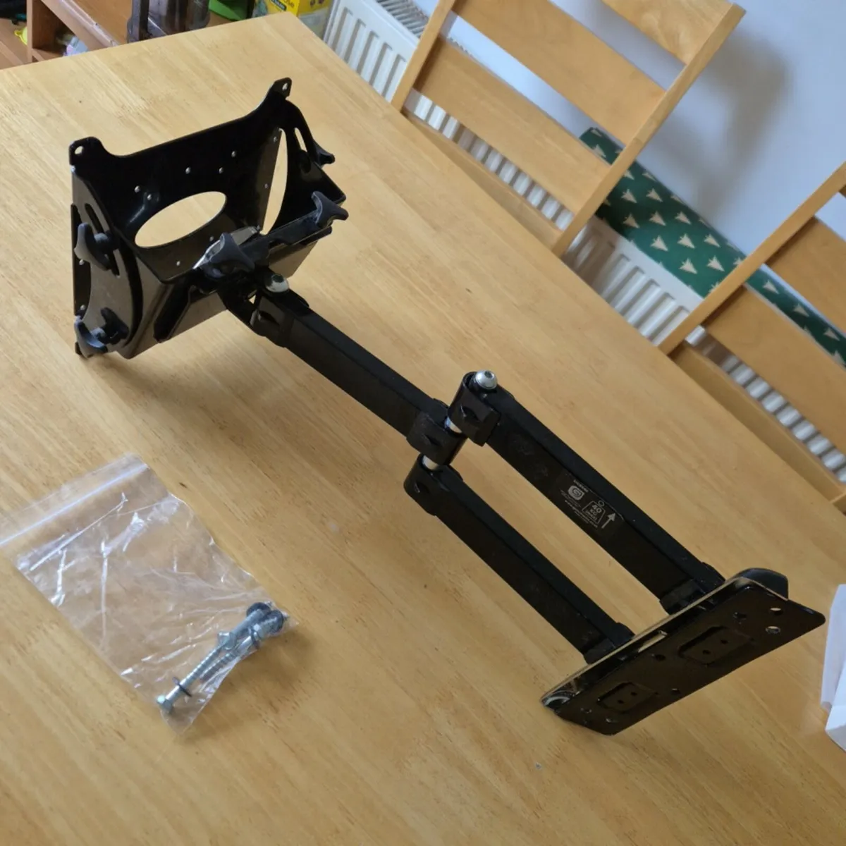 Heavy duty TV wall bracket - Image 2