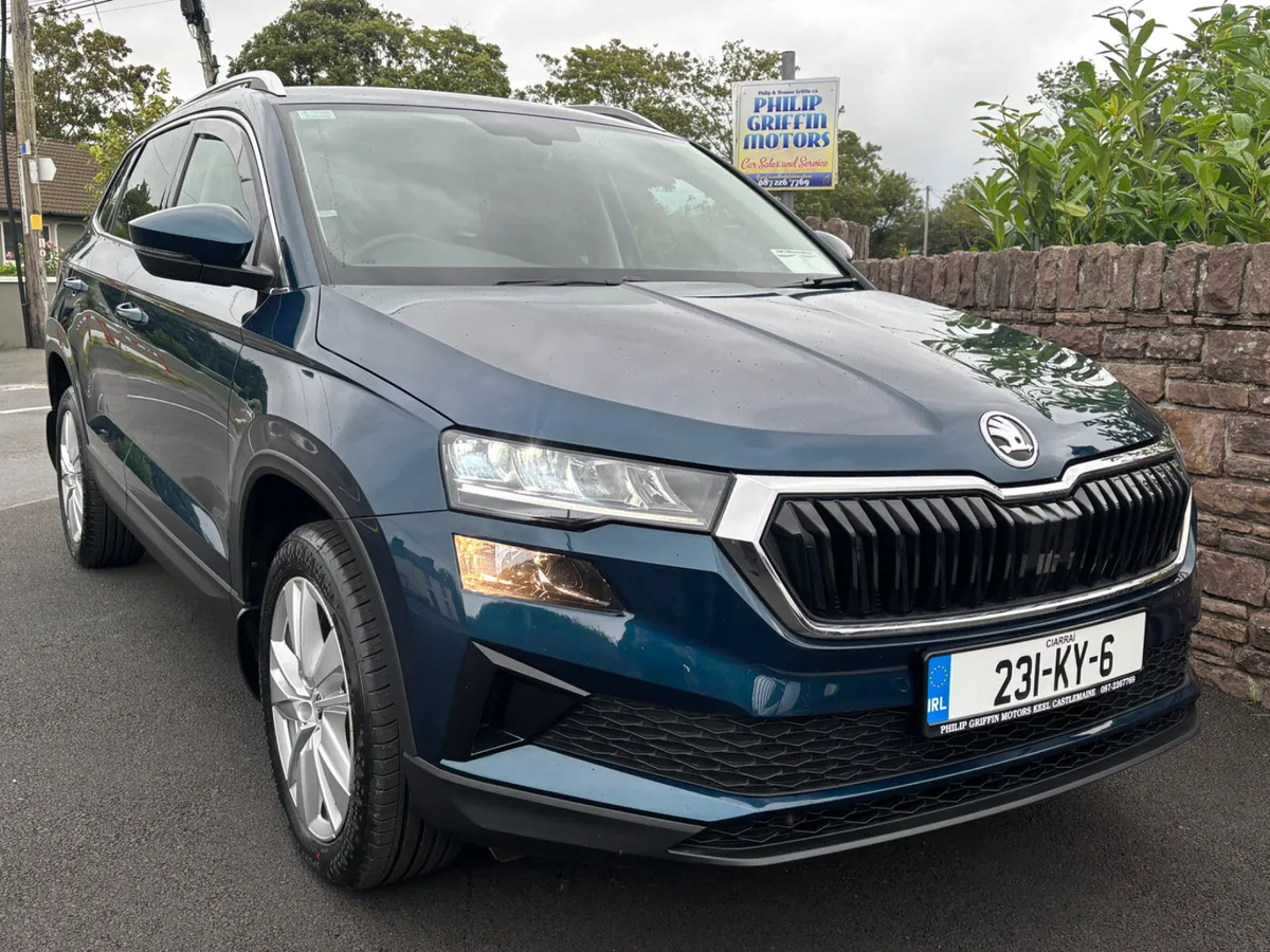 Skoda Karoq One owner, Full Skoda Service History - Image 2
