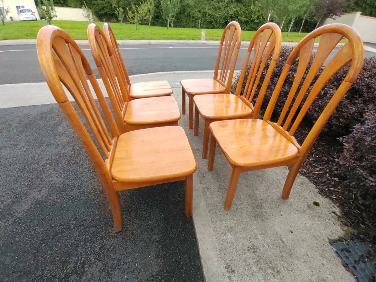 6 kitchen dining chairs - Image 1